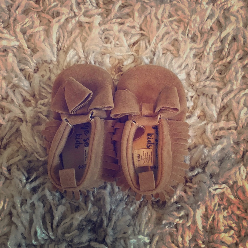 Girls shoes